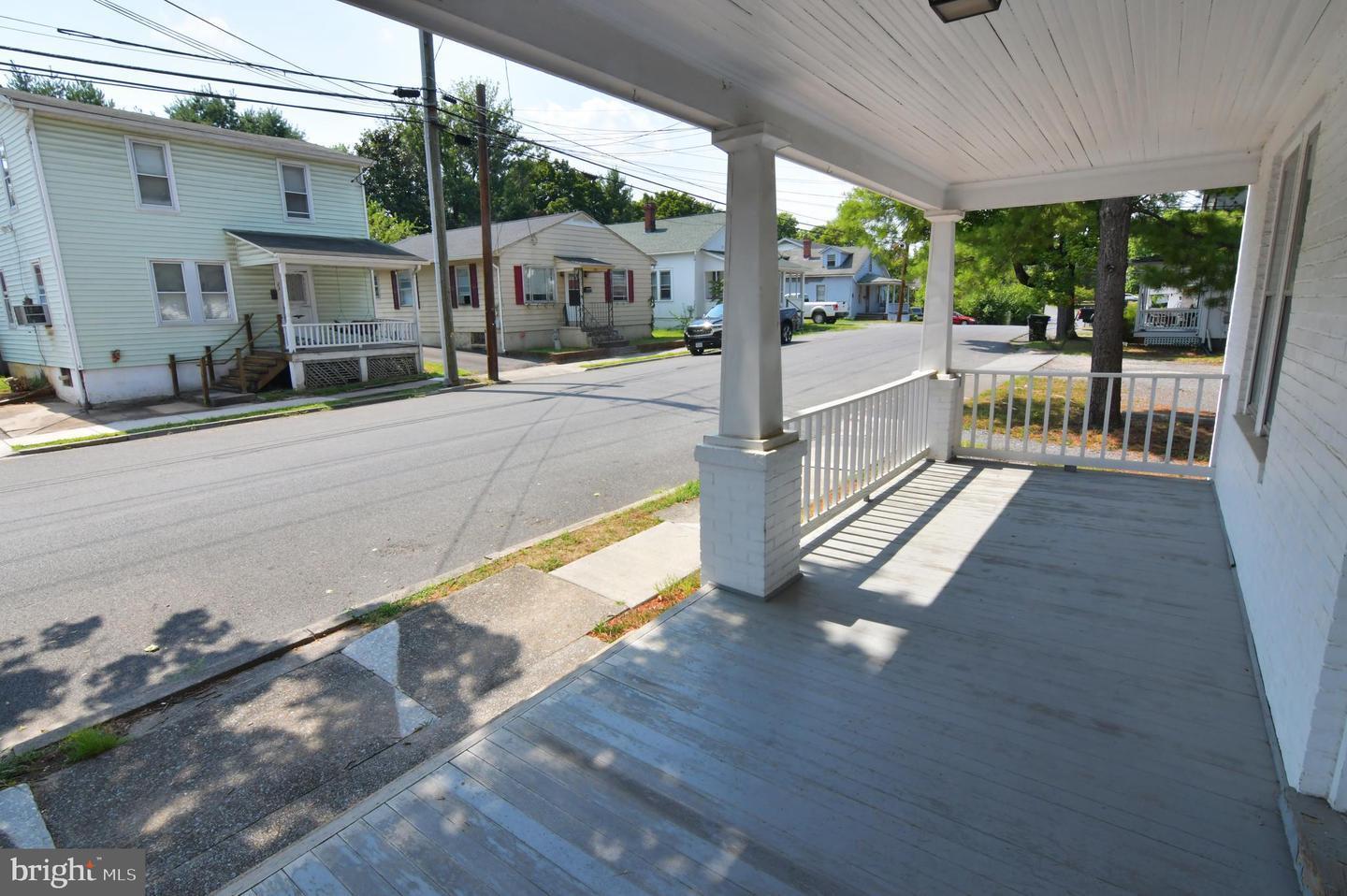 Building Photo - 24 Jackson Ave