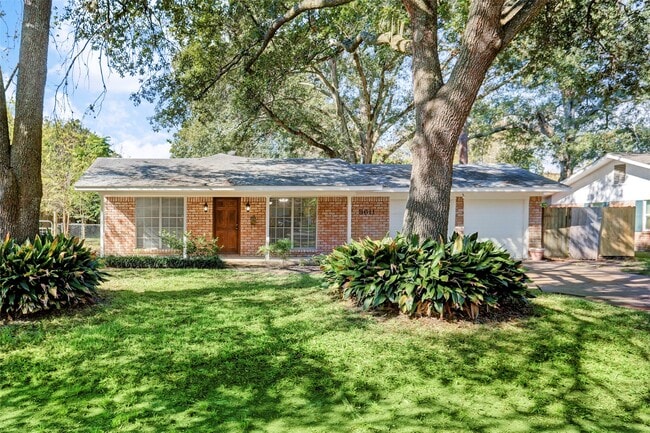 Primary Photo - 3611 Galway Ln