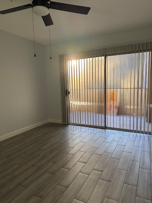 Building Photo - 1295 N Ash St