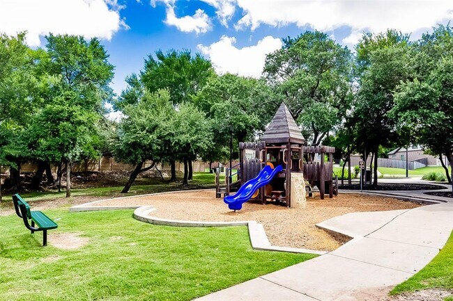 Building Photo - 4221 Valley Oaks Dr