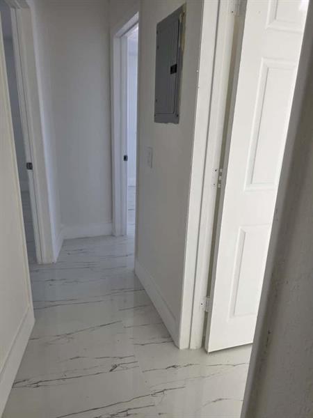 Building Photo - 364 NW 2nd Ct