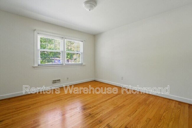 Building Photo - 4817 Stornoway Dr