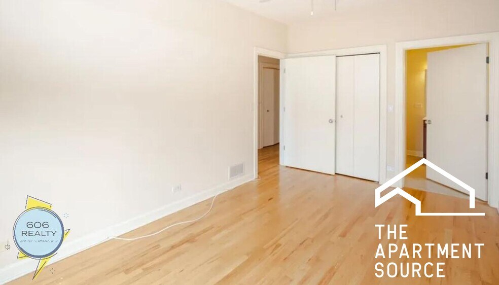 Building Photo - 3347 N Clark St