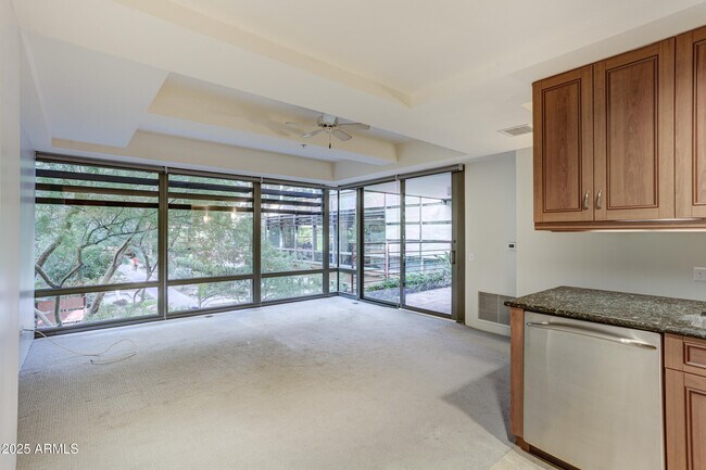 Building Photo - 7137 E Rancho Vista Dr