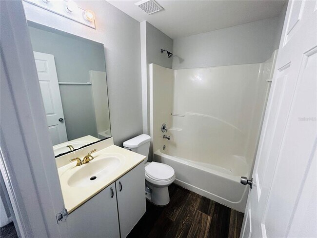 Building Photo - 40 Coventry Ct