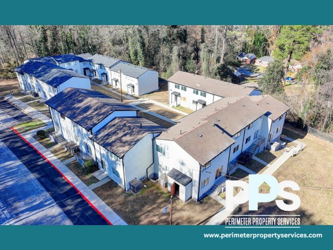 Building Photo - 390 W Lake Ave NW