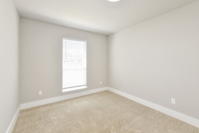 Building Photo - 1621 Lesli Dr
