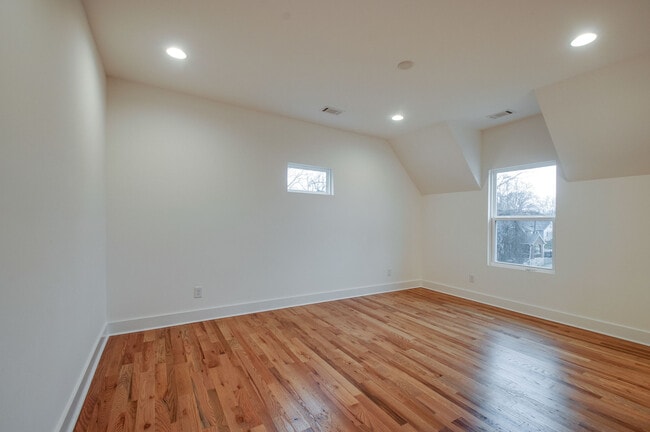 Building Photo - 3107 Mc Combs Ave