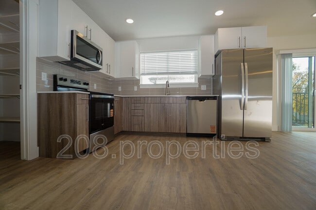 Building Photo - 4633 N Iota Ln