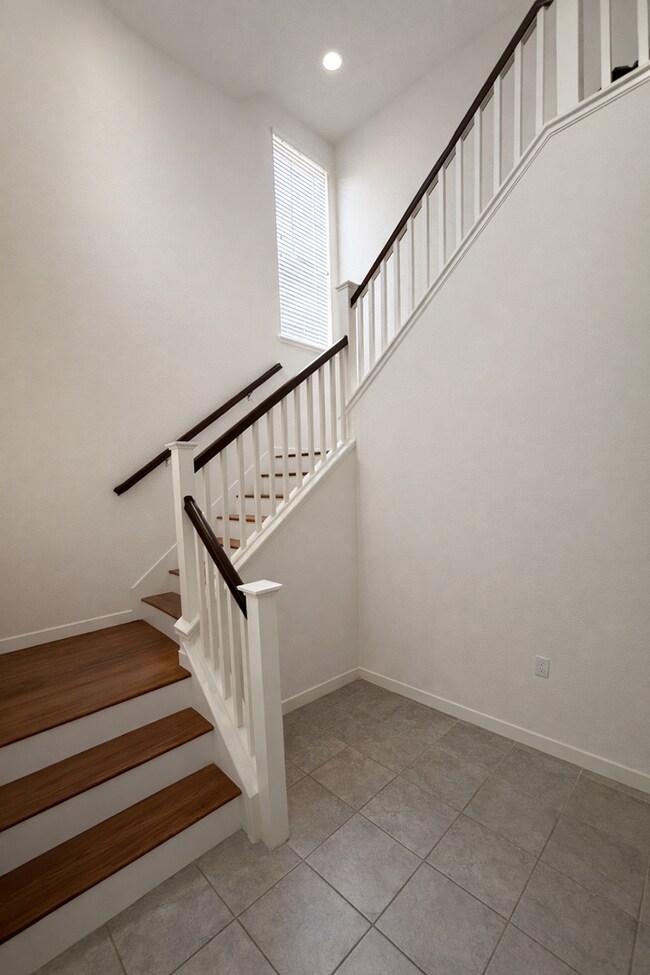 Building Photo - Energy-Efficient Emerson Ranch Home | 5 Bed + Owned Solar, Powerwall, EV Charging & Beautiful Bac...