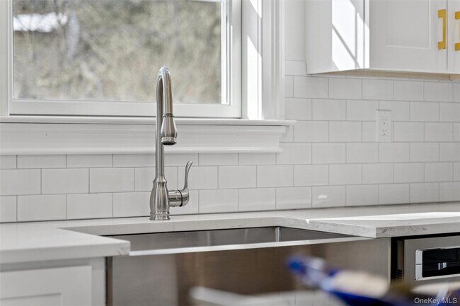 Building Photo - 1510 Maple Ln