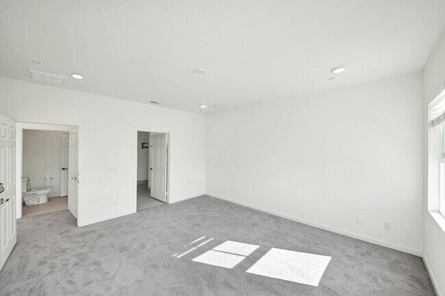 Building Photo - 41207 Alegria Ln