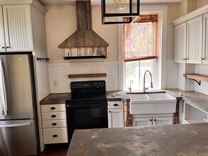 Building Photo - 4811 Horseshoe Pike