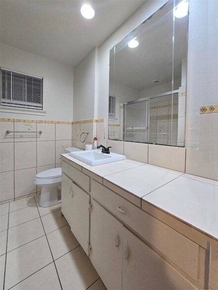 Building Photo - 648 Penguin Dr