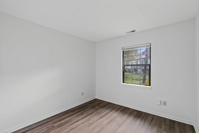 Building Photo - Charming 3-Bedroom Home in a Peaceful Neig...