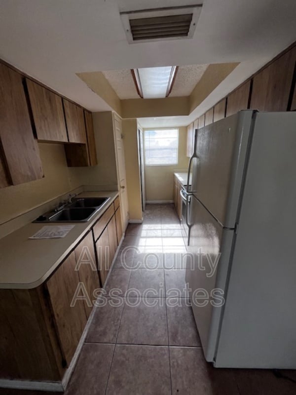 Building Photo - 8933 Cochise Ln