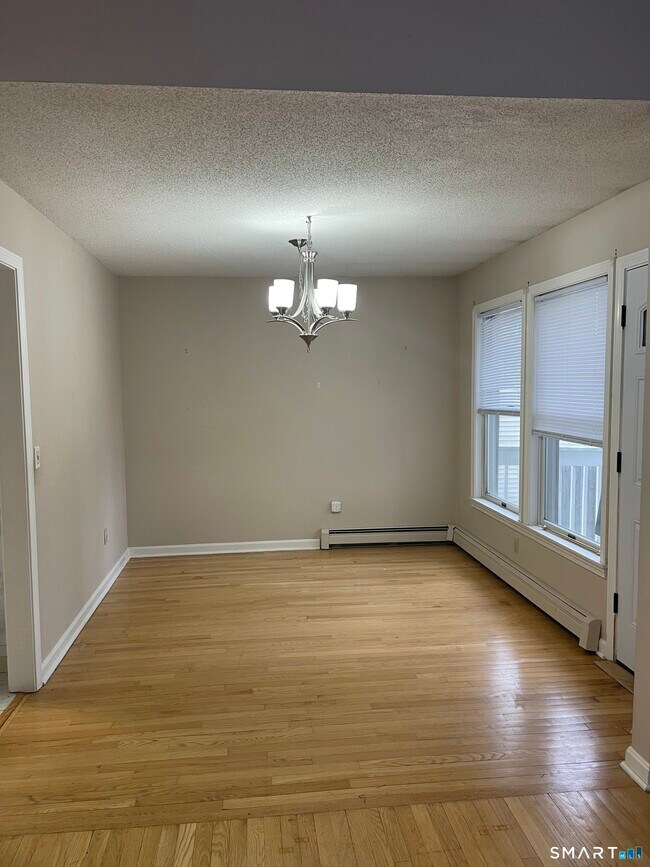 Building Photo - 163 Trotters Way