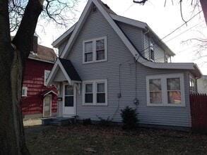 Building Photo - Updated 2 Bedroom NW Canton House for Rent