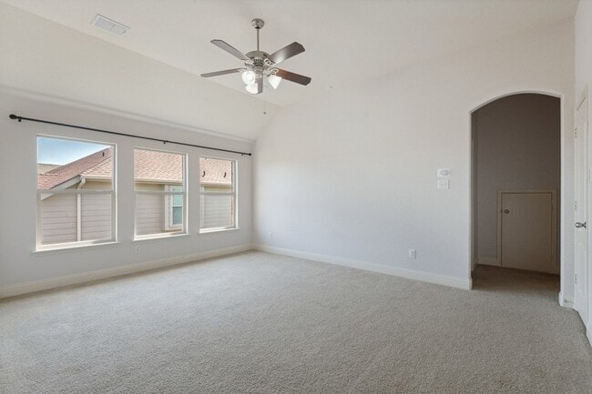 Building Photo - 594 Louder Way