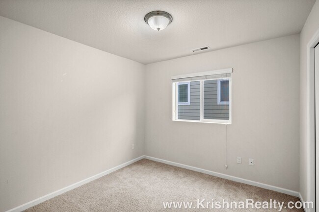 Building Photo - 7263 NW 165th Ave