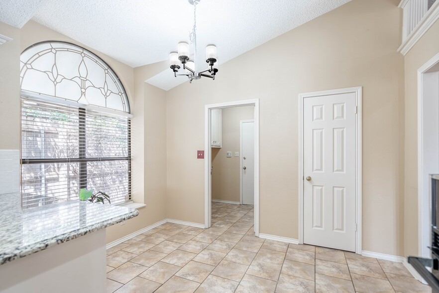 Building Photo - 103 Chukar Run