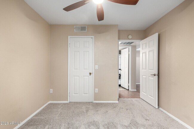 Building Photo - 1720 E Thunderbird Rd