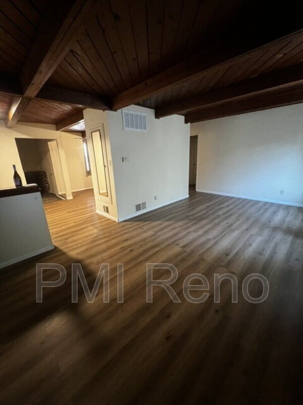 Building Photo - 345 Raffetto Dr