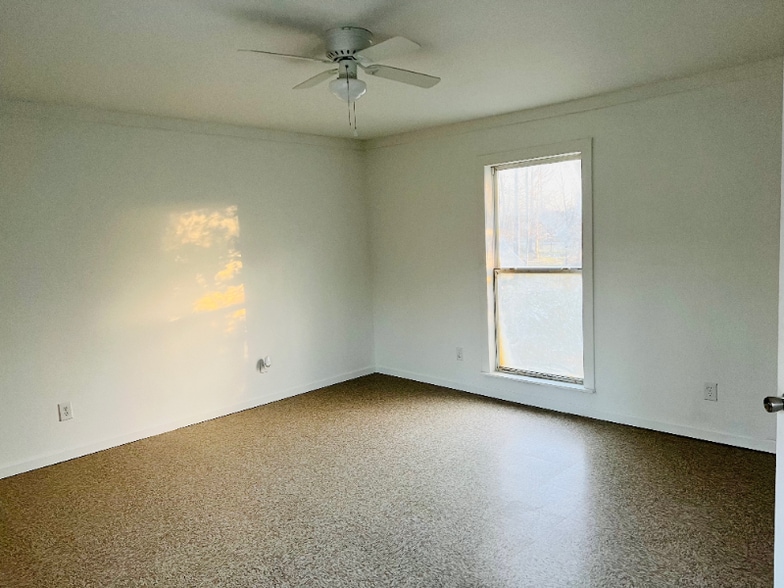 Building Photo - 100 Old Plank Rd