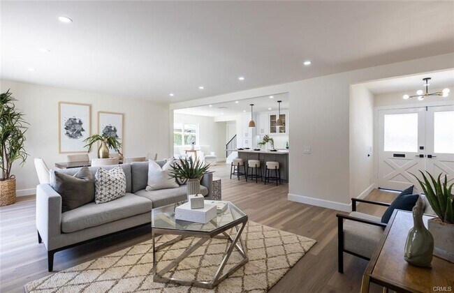 Building Photo - 1411 E 1st St