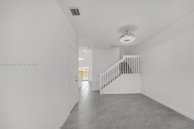 Building Photo - 2425 SE 28th Dr