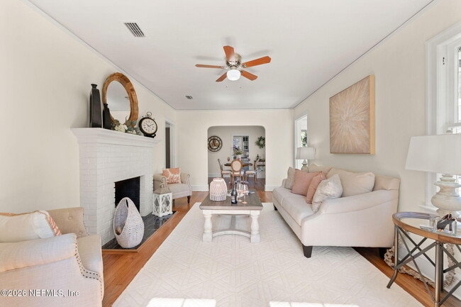 Building Photo - 4744 Glenwood Ave