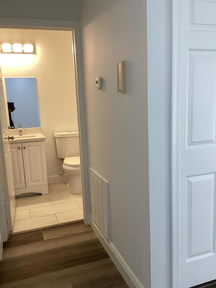 Building Photo - 20970 Vía Oleander