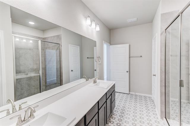 Building Photo - 5933 Revere Dr