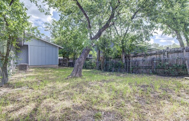 Building Photo - 819 Sirocco Dr