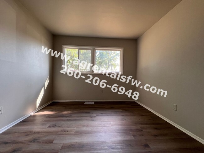 Building Photo - 3 Bedroom - Section 8 OK!