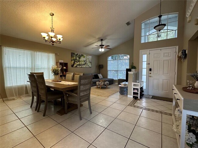 Building Photo - 2227 Mallory Cir