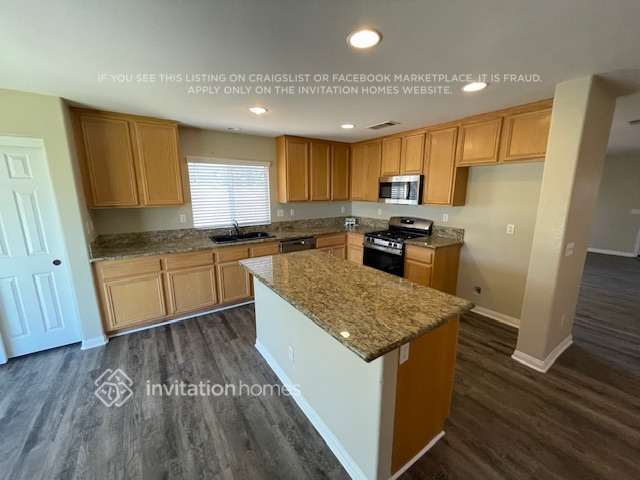 Building Photo - 23742 Canyon Heights Dr