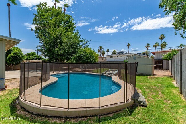 Building Photo - 4128 N 46th Pl