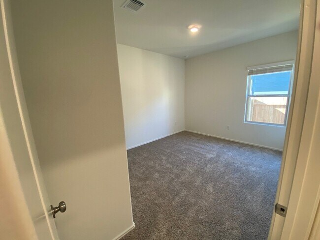 Building Photo - 3508 Lodgepole Dr