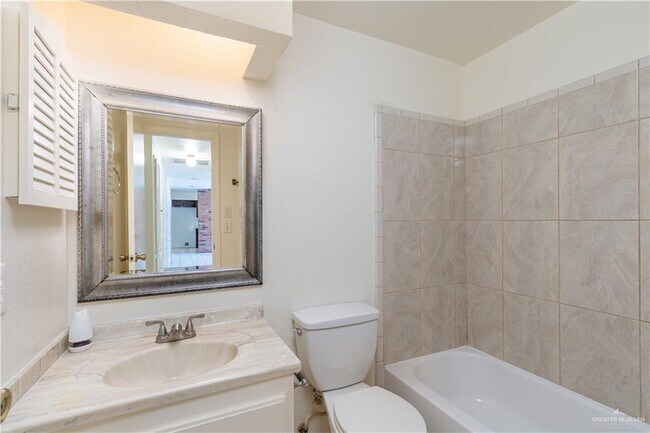 Building Photo - 14 S Cynthia St