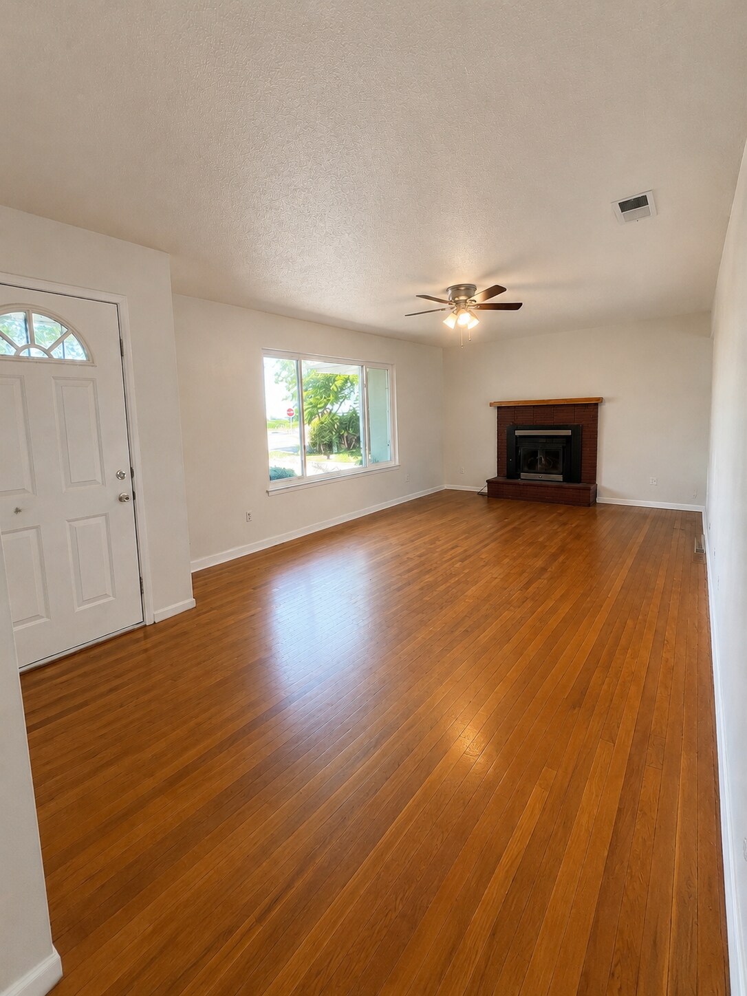 Building Photo - 3174 Abshire Ave