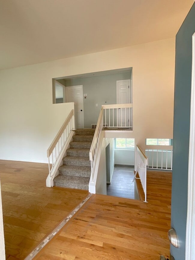 Building Photo - 3 Bedroom Home Available Near Briargate Bl...