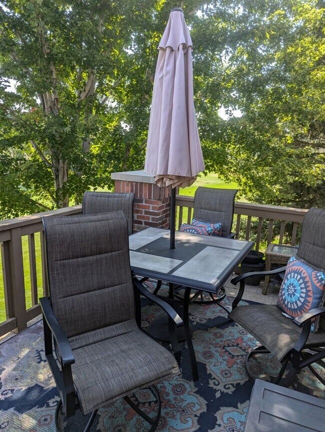 Building Photo - Single room for rent in the heart of Heather Ridge