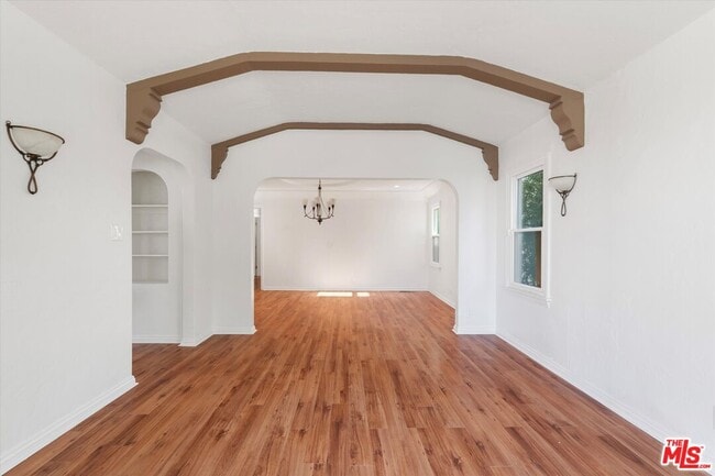 Building Photo - 3154 W 74th St