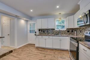 Building Photo - 2211 Pleasant Dr