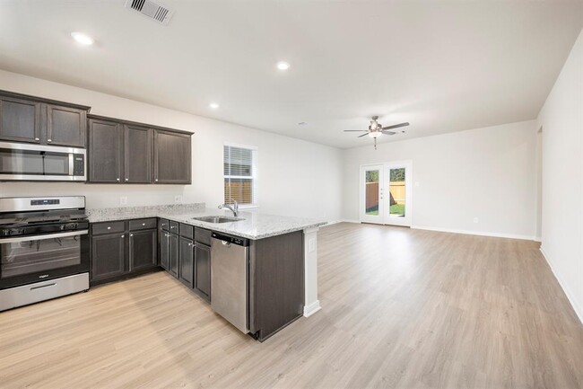 Building Photo - 15403 Maple Ter Dr