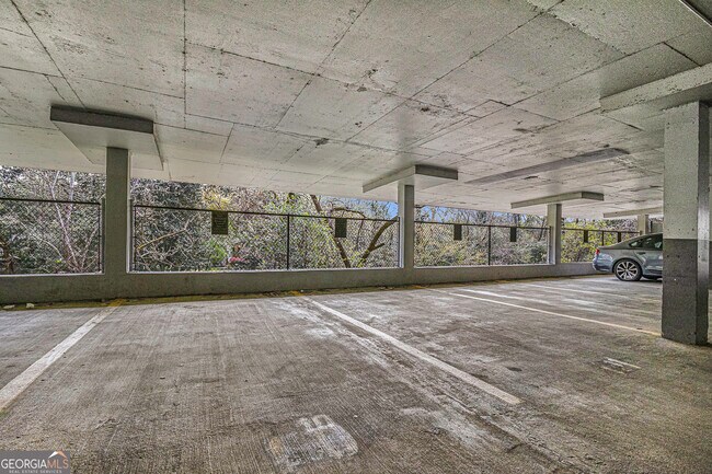 Building Photo - 2285 Peachtree Rd NE