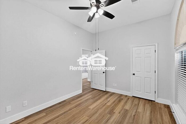 Building Photo - 801 Snapdragon Ln