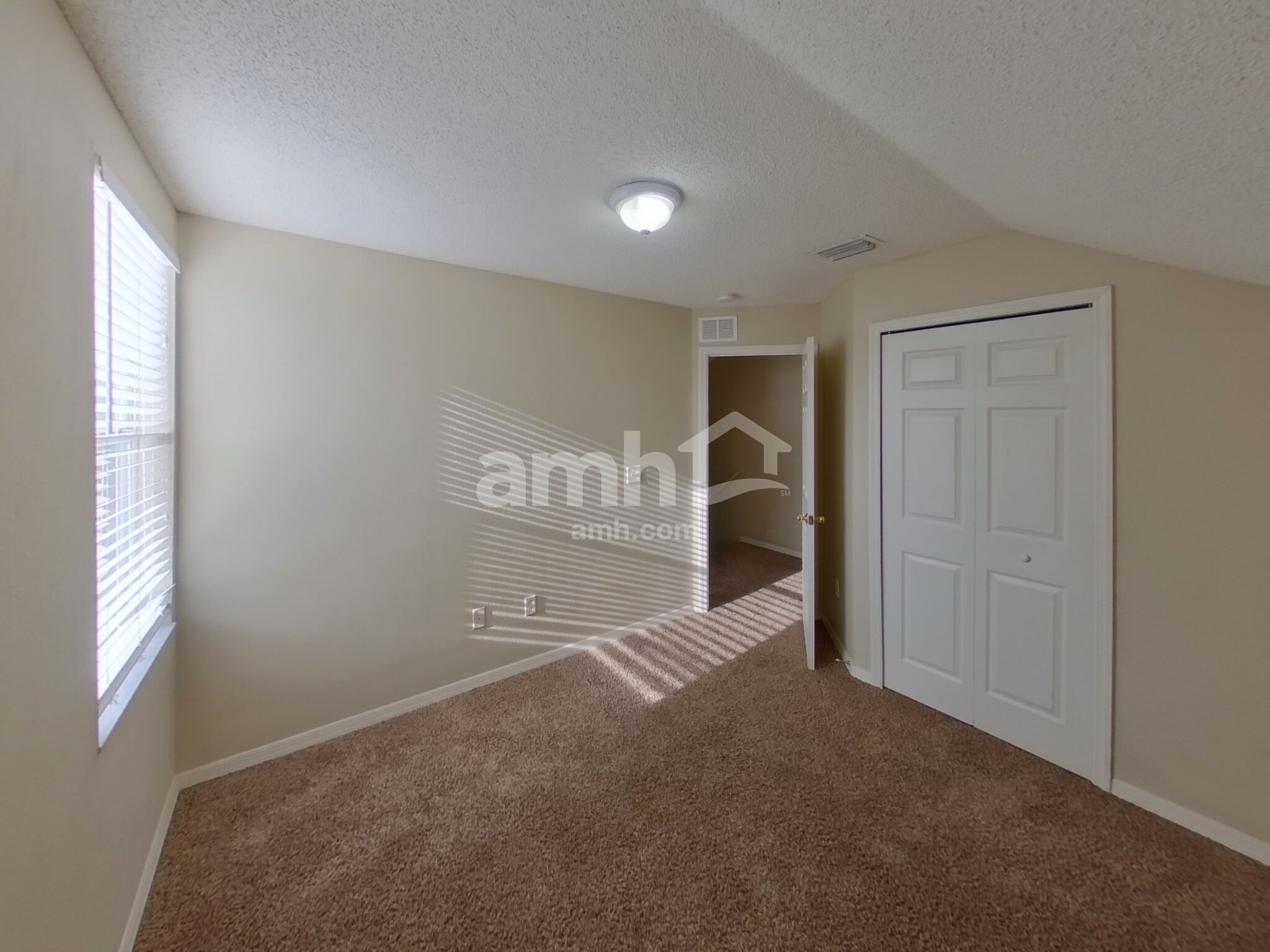 Building Photo - 28721 Seashell Ct