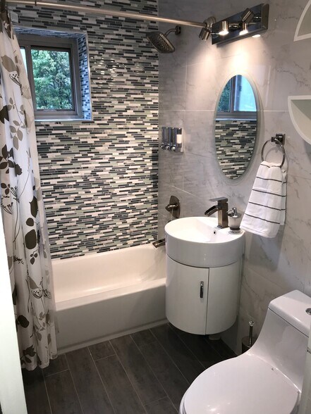 Building Photo - 3900 Tunlaw Rd NW